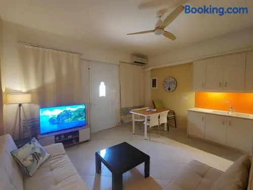 Beautiful apartment near the beach - Image 1