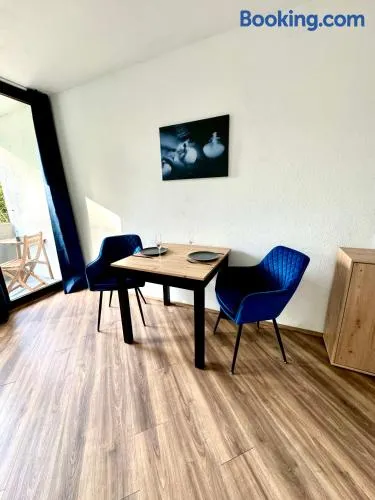 Chices Service Apartment nahe Homburger Uni Klinik und Technologiepark mit Loggia und kostenlosem Parkplatz - Image 1