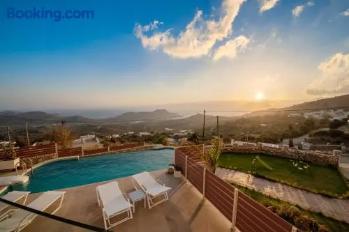 Villa Plakias Sunset with Heated Pool & Childrens Area, Walk to Restaurant - Image 1
