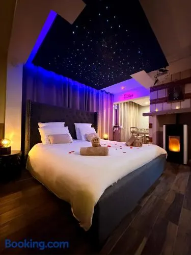 L'Évasion Étoilée - Jacuzzi Spa Sauna Hammam - Image 1