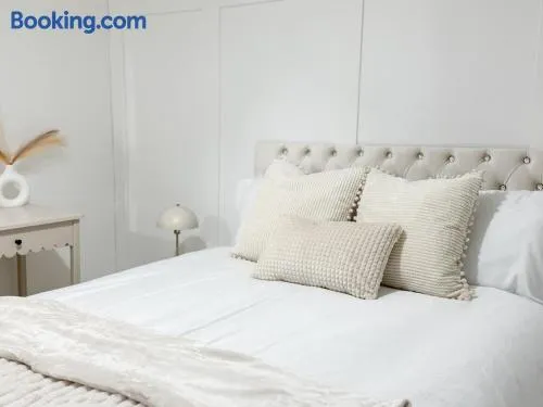 Modern 3BR House Near Bolton & Manchester - Image 1