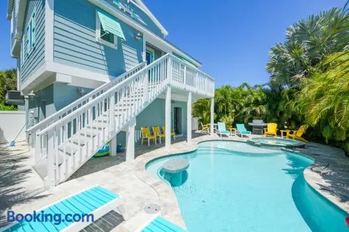 Beach Paradise - Image 1