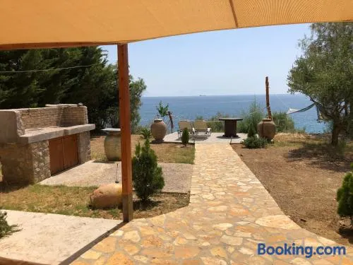 Seafront Studio with direct beach access - Image 1