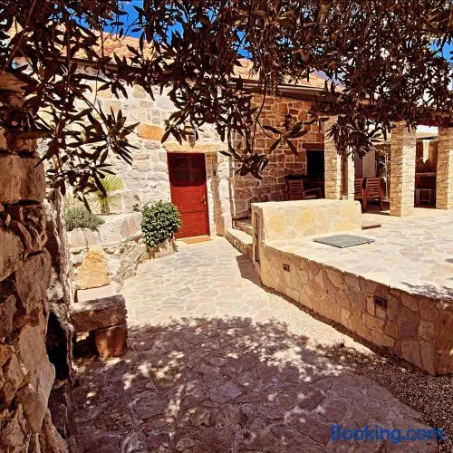 Stone house San Marco, Drvenik Mali - Image 1