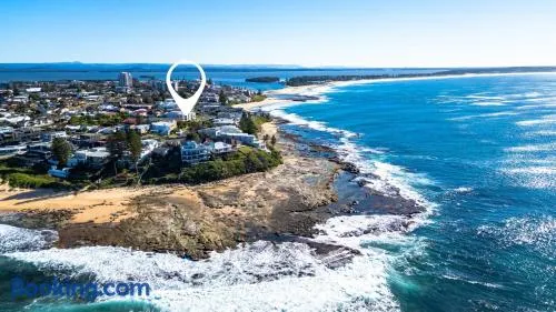 Blue Bay Luxe 3br Coastal Retreat W Ocean Glimpses - Image 1