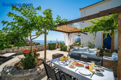PHILYRA HOTEL - Image 1