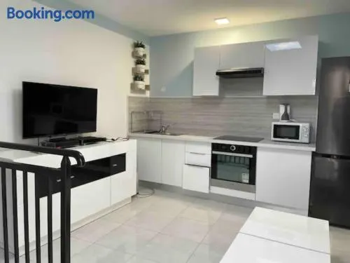 WIFI - PARKING - SUPERBE T3 SPACIEUX ET MODERNE!!!! - Image 1