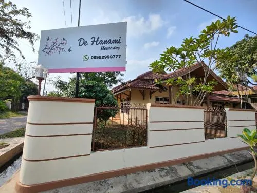 De Hanami Homestay Setrayasa - Image 1