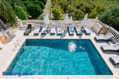 Villa Rafaella Private Pool, Gym & Jacuzzi - Image 1