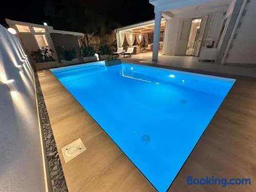 Villa con piscina privada, terraza y barbacoa | Vistas al jardín - Image 1