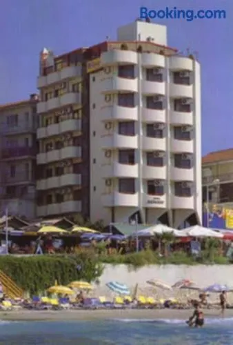 Sergent Hotel - Image 1