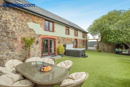 6 Bed in Holsworthy oc-s41430 - Image 1