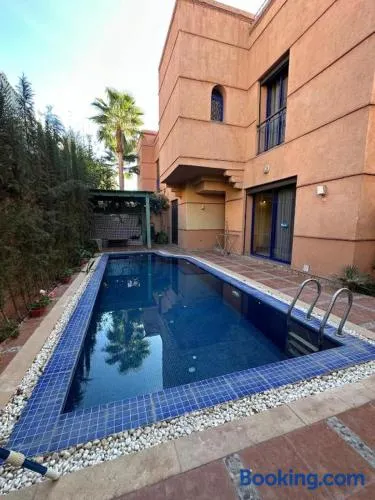 Villa Marrakech haut standing avec piscine et architecture arabesque - Image 1
