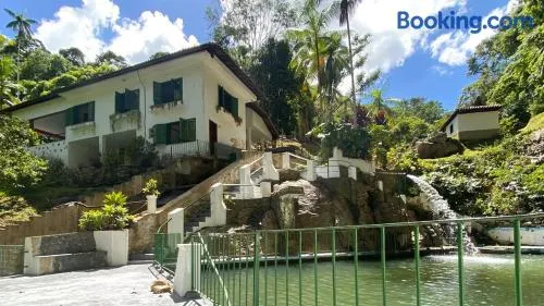 Casa de sítio com piscina natural - Image 1