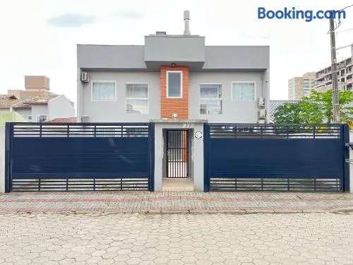 Edifício Residencial | 250m da Praia - Image 1