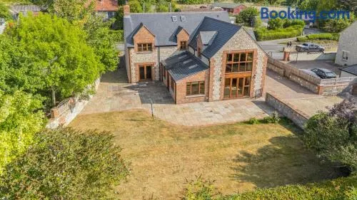 5 Bed in Langport oc-h33495 - Image 1