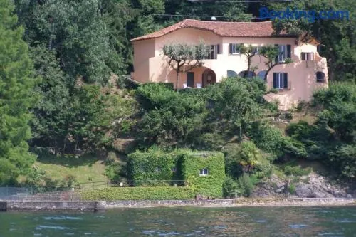 Stunning architectural villa with direct access to lake - Image 1