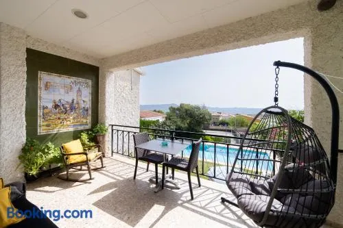 Spacious Villa w/ Private Pool, Tennis Court & BBQ - Image 1