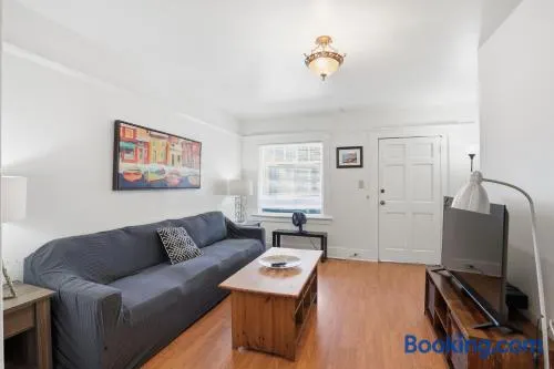 Golden Hill 1 bedrooms - Image 1