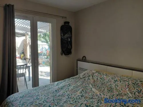 Belle chambre avec salle d eau et wc privatif à Eyragues - Image 1