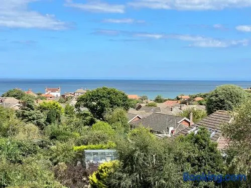 Highview House Norfolk Coast - seaviews, beach, hot tub - Image 1