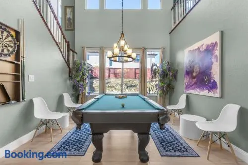 Game Lovers Retreat, spacious 4000 sqft Getaway - Image 1