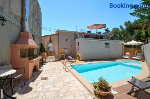 Chara Villas with 20m2 swimming pool-BBQ! - Image 1