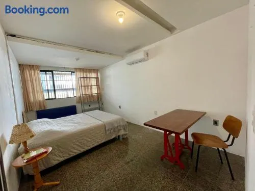 Quarto no bairro Meireles à 50m da Beira-Mar - Image 1