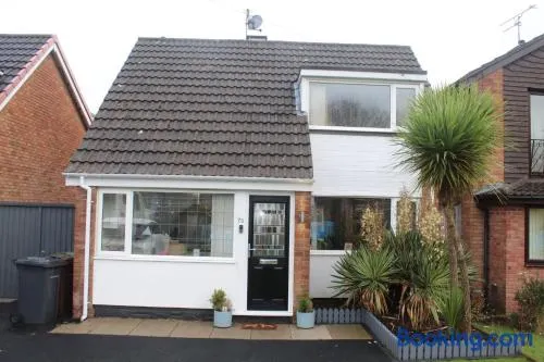 Beautiful home near beach - Image 1