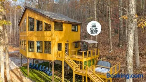 Dreams of Spring at Magnolia Treehouse - Image 1