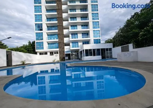 Moderno Apartaestudio Ricaurte Piscina-Aire-Wifi - Image 1