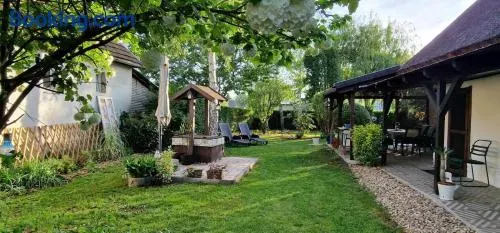 Lovely Cottage Home - Image 1