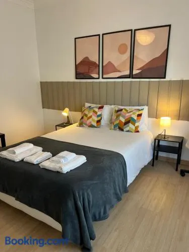 Alvalade II Airport Guest House - Image 1
