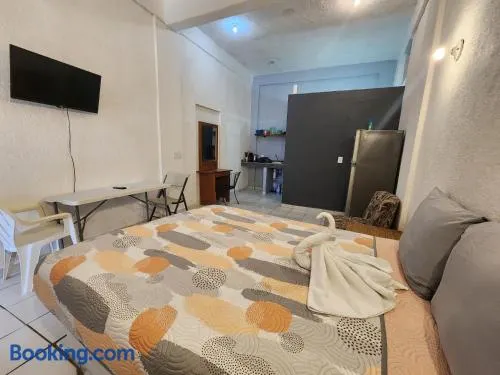 Small studio APT 5min to DT - Image 1
