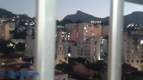 Apartamento encantador com vaga de garagem - Image 1