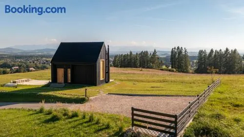 PrzyStań nad Listepką domek nowoczesna stodoła z widokiem na Tatry, Gorce i Pieniny - Image 1