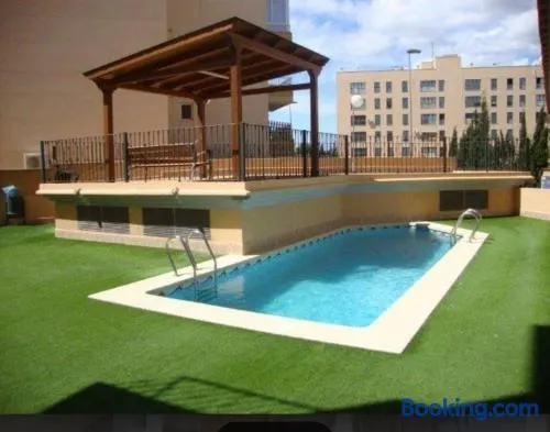 TERRAZA PISCINA GARAJE 2 habitaciones cama doble -2 a 6 personas Wifi,playa,piscina 24h, Mercadona -MUY CÓMODO - Image 1