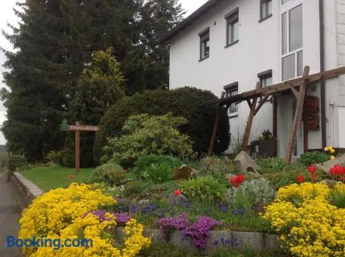 Appartamento adatto alle famiglie con terrazza, griglia e giardino | Vista sulla montagna - Image 1