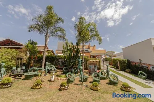 Casa Tematica com Piscina e Churrasqueira - Image 1