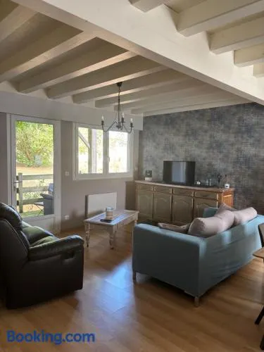 Le Maine N 5 FLEAC - Logement entier avec 3 suites SDB - Balcon - Image 1