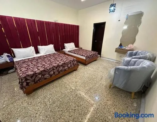 Paradise Guest House DHA - Image 1