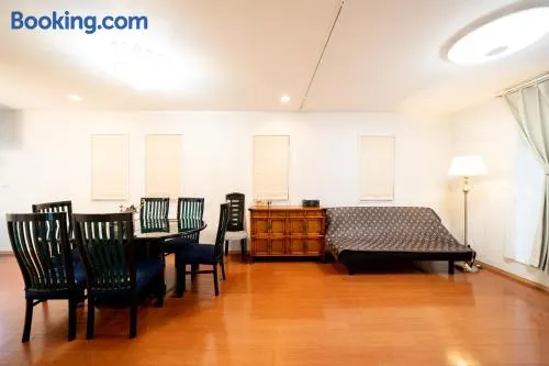 Shinokubo guest house , near shinjuku 100 square meters, 4 bedrooms, 1 living room 1kitchen 2toilet 1bathroom washmachine - Image 1