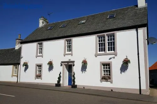 Thornhill House - Historic 5 Bedroom 5 Ensuite - Image 1