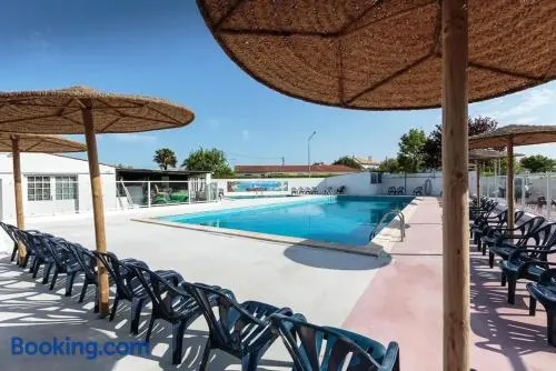 Bungalow charmant à Meschers-sur-Gironde avec piscine partagée - Image 1