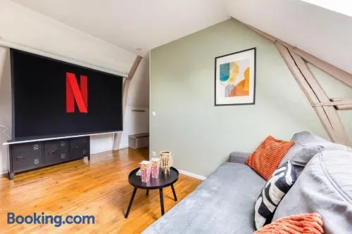 Cocon Forestier - Home cinema- Netflix free - Proche aéroport Beauvais, Chantilly, forêt de Hez-Froidmont, parking public gratuit, Wifi & Netflix - Image 1