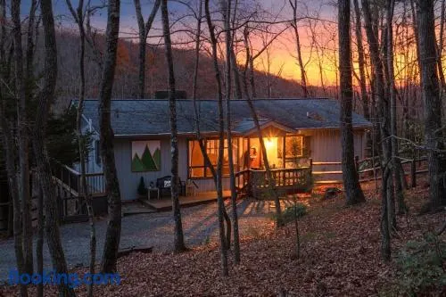 Laurel Creek Cottage - Powder Horn Mountain - Image 1