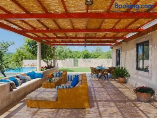 House with a Spacious Garden and Swimming Pool - Image 1