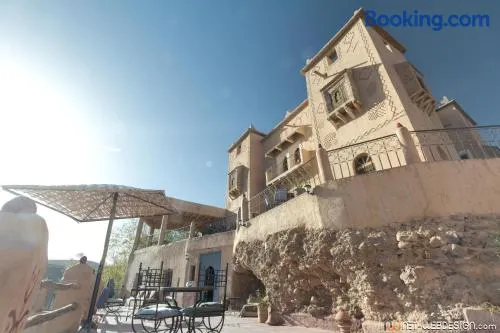 Kasbah Agoulzi - Image 1