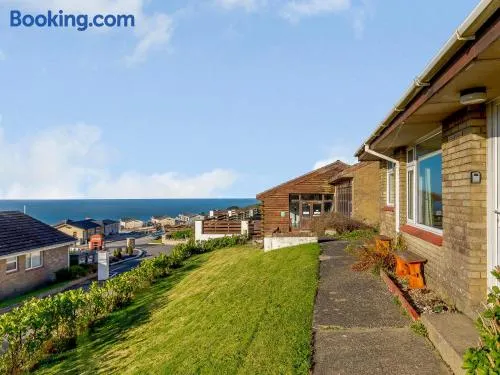 Surfers Hideaway - Image 1