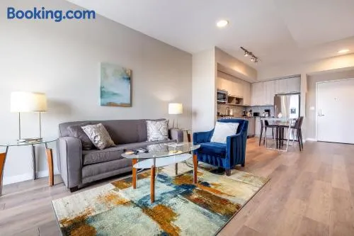Modern Apt with Harbor Views - Image 1